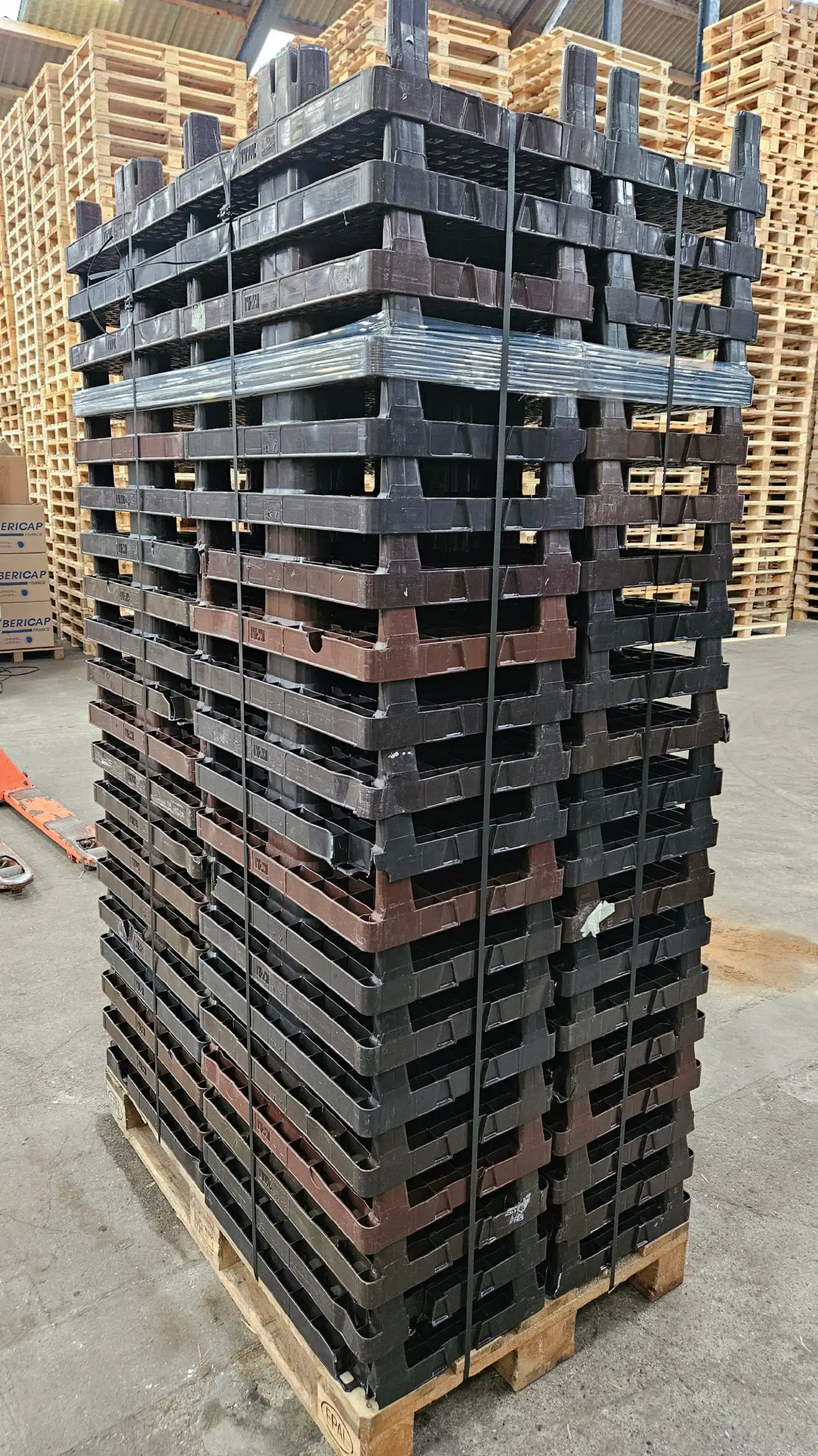 Brune kvartpaller plast 600x400mm, B kvalitet